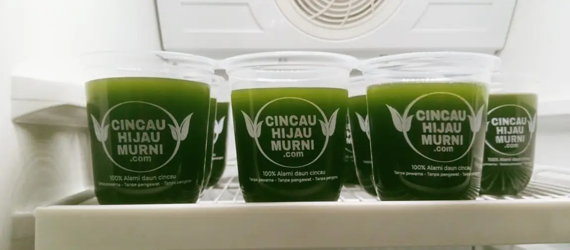 Cincau Hijau Murni disimpan dalam showcase dingin